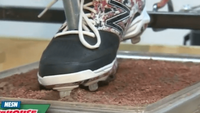 The Baseball Lab: New Balance Tests Flexibility Of Cleats